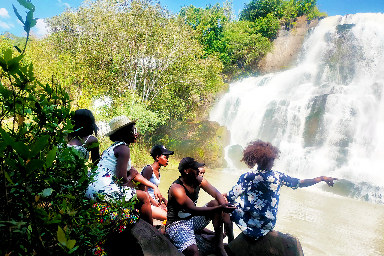 FALLS